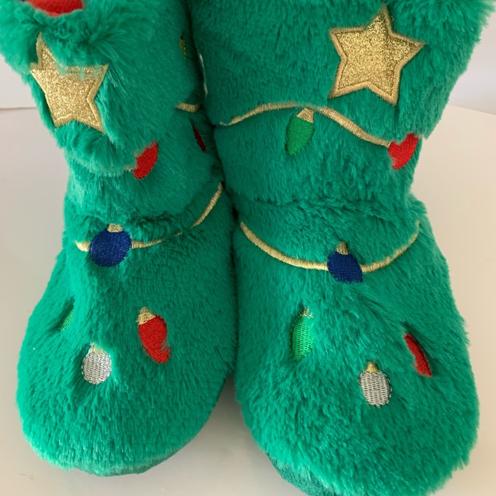 Kid's Christmas Lights Head Bootie Slippers Cat & Jack Green Size L (4-5)